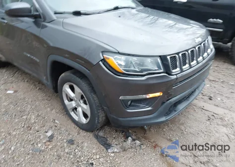 2019 Jeep Compass Latitude 4X4 from USA, damaged, VIN 3C4NJDBB7KT849699